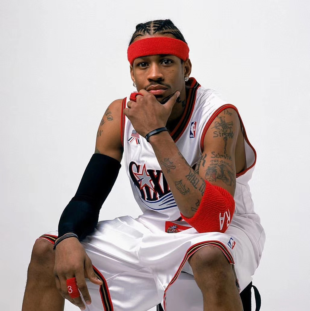 图片报：虽然脚踝疼痛感依然强烈，但基米希想带伤出战阿森纳（图片报：脚踝伤痛未愈，基米希欲带伤出战阿森纳）