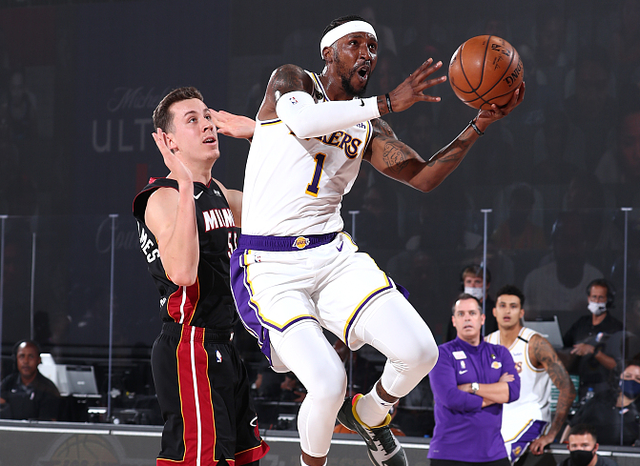 官方：葡萄牙主帅马丁内斯当选加泰罗尼亚足协年度最佳教练（官方：加泰罗尼亚足协评选葡萄牙主帅马丁内斯为年度最佳教练）