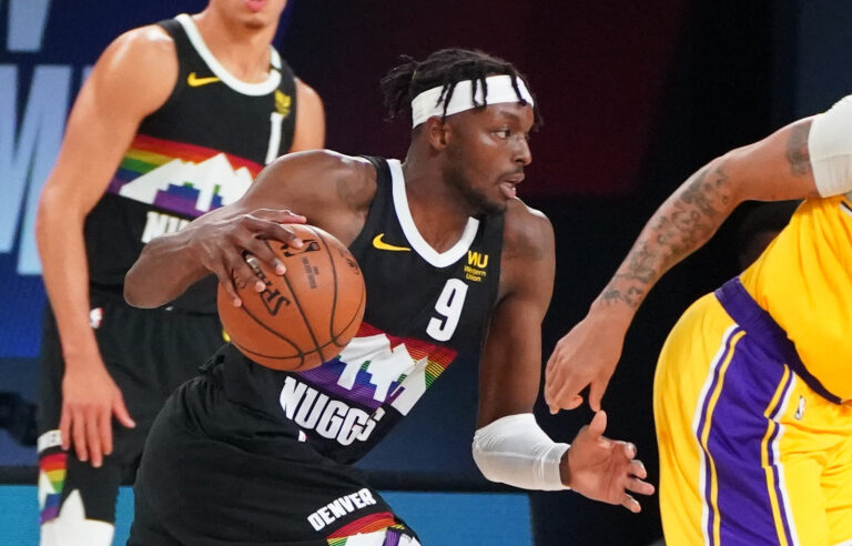 福登英超进球数达到63球，超越62球的贝克汉姆及亚亚·图雷（福登英超进球达63球，超越贝克汉姆与亚亚·图雷的62球）